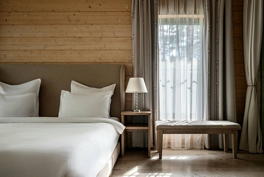 hotel-card